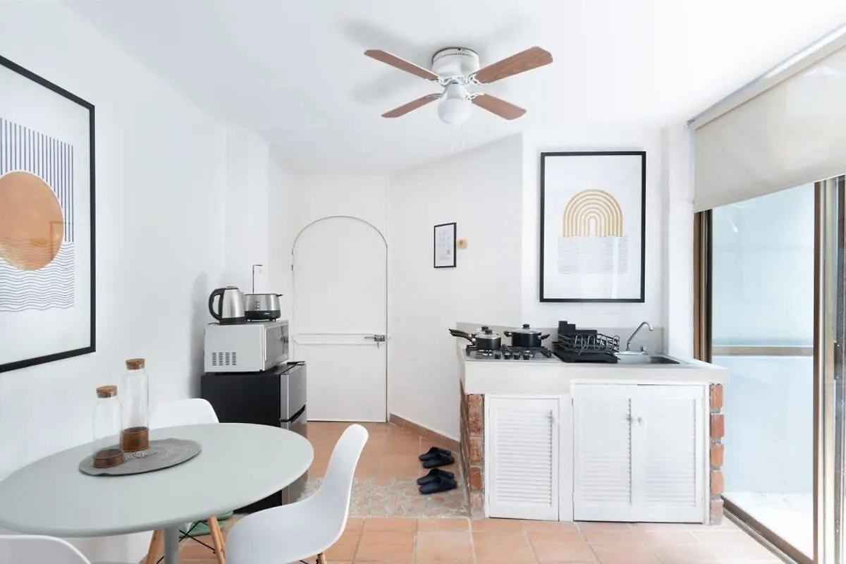 Apartment 1 Bedroom Suite Unit C - One Block Away From The Beach Puerto Vallarta
